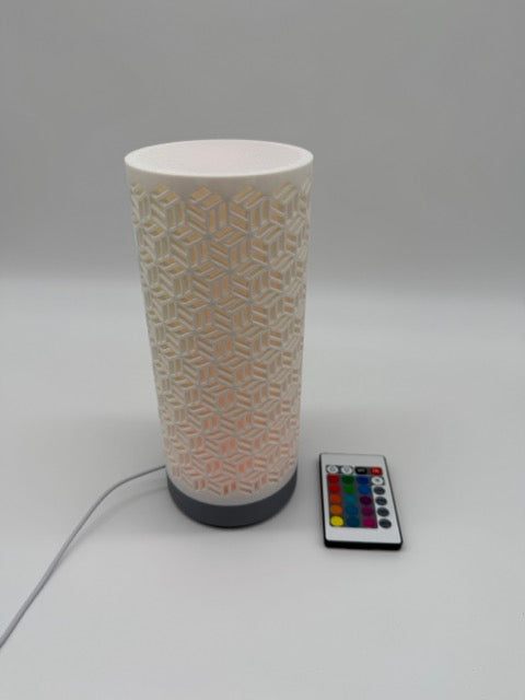 Tafellamp 'Dia' met Geometrisch Gesneden Cilinderkap en Strakke Voet – Moderne Sfeerverlichting